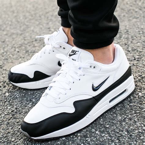 goedkoopste nike air max 1 wit en zwart|Nike Air Max 1.